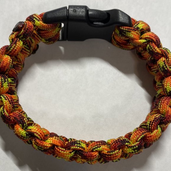 Paracord Bracelet - Picture 2 of 4